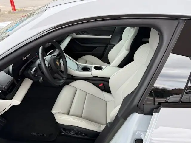 Porsche Taycan SONDERAUSSTATTUNG Ansicht 13