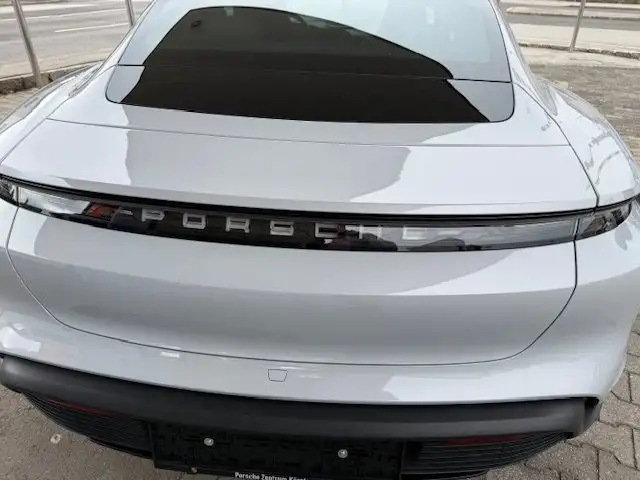 Porsche Taycan SONDERAUSSTATTUNG Ansicht 12