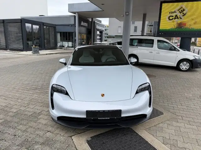 Porsche Taycan SONDERAUSSTATTUNG Ansicht 8