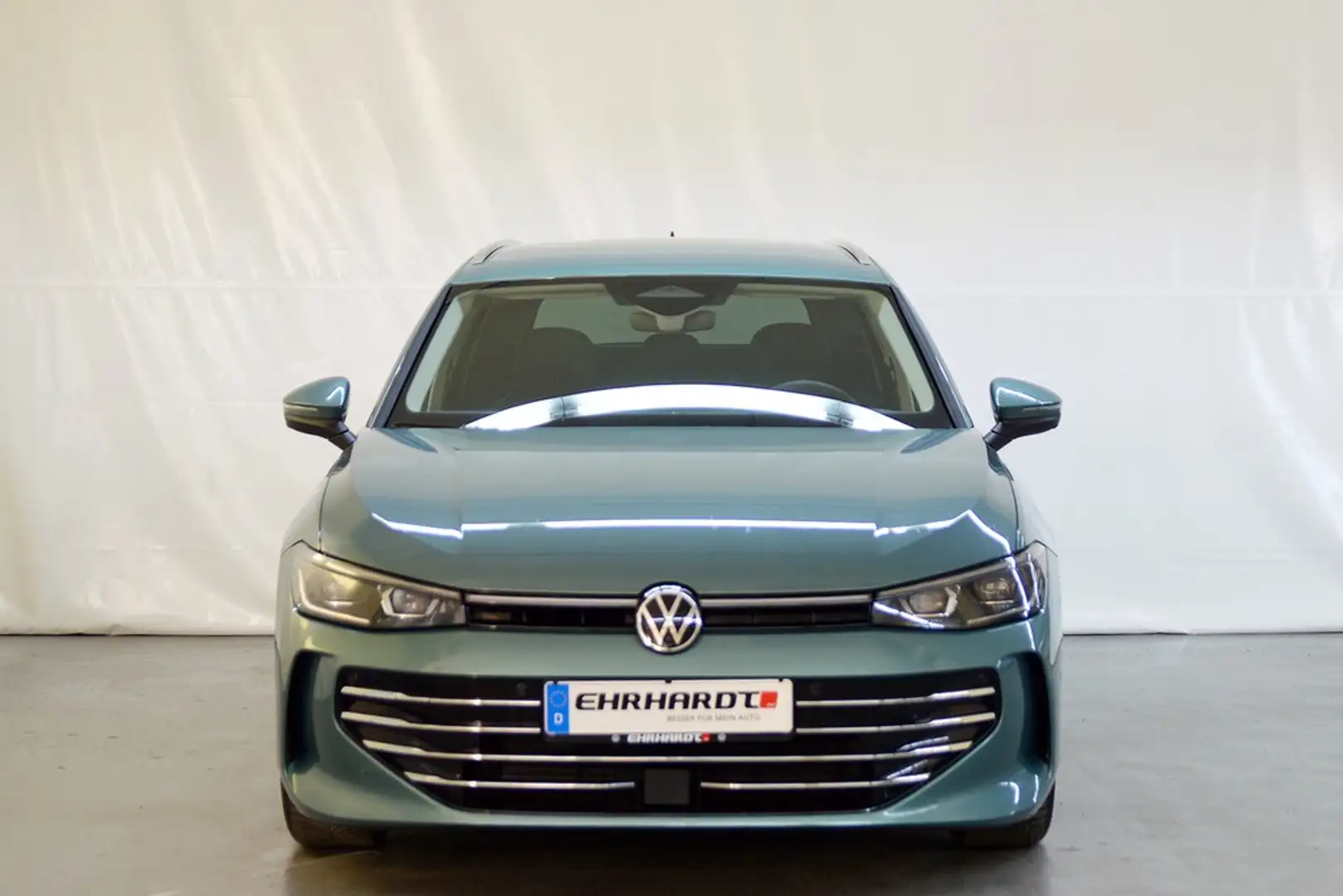 Volkswagen Passat Variant 2.0 TDI DSG Elegance AHK*IQ-LIGHT*NAV*SHZ*ACC*P... Verde - 2