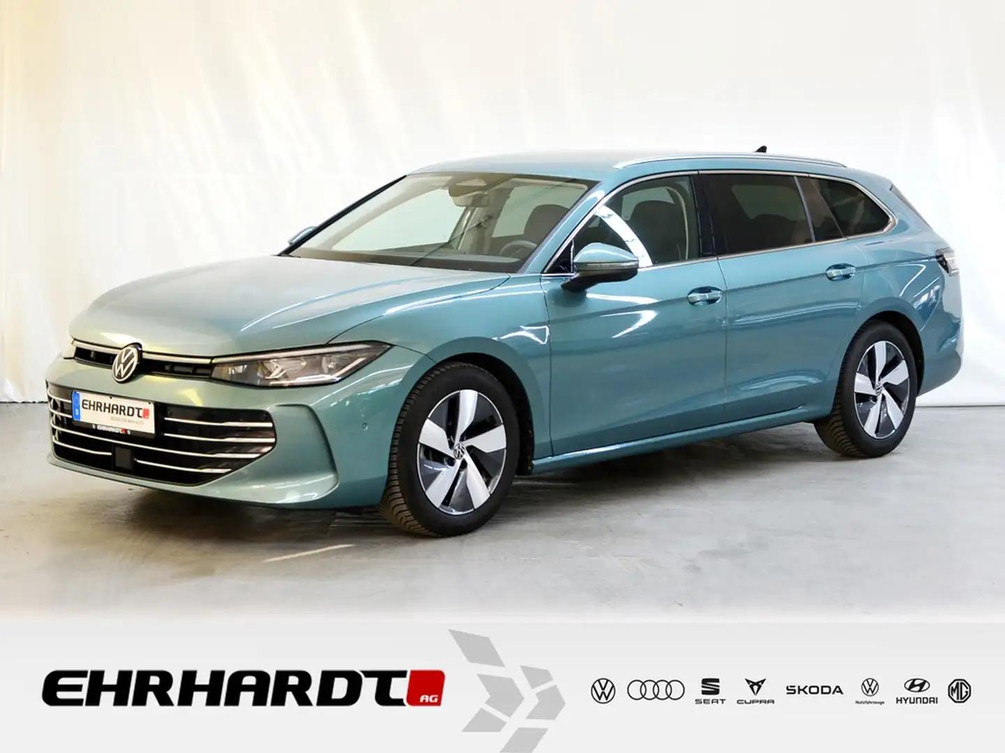 Volkswagen Passat Variant 2.0 TDI DSG Elegance AHK*IQ-LIGHT*NAV*SHZ*ACC*P... Groen - 1