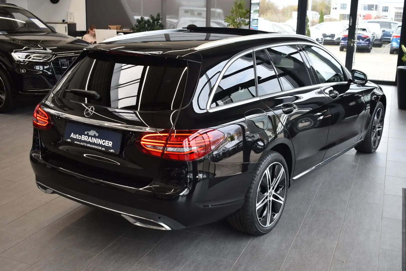 Mercedes-Benz C 300 de T Avantgarde 9G-tronic LED~Pano~HUD~RFK Schwarz - 2