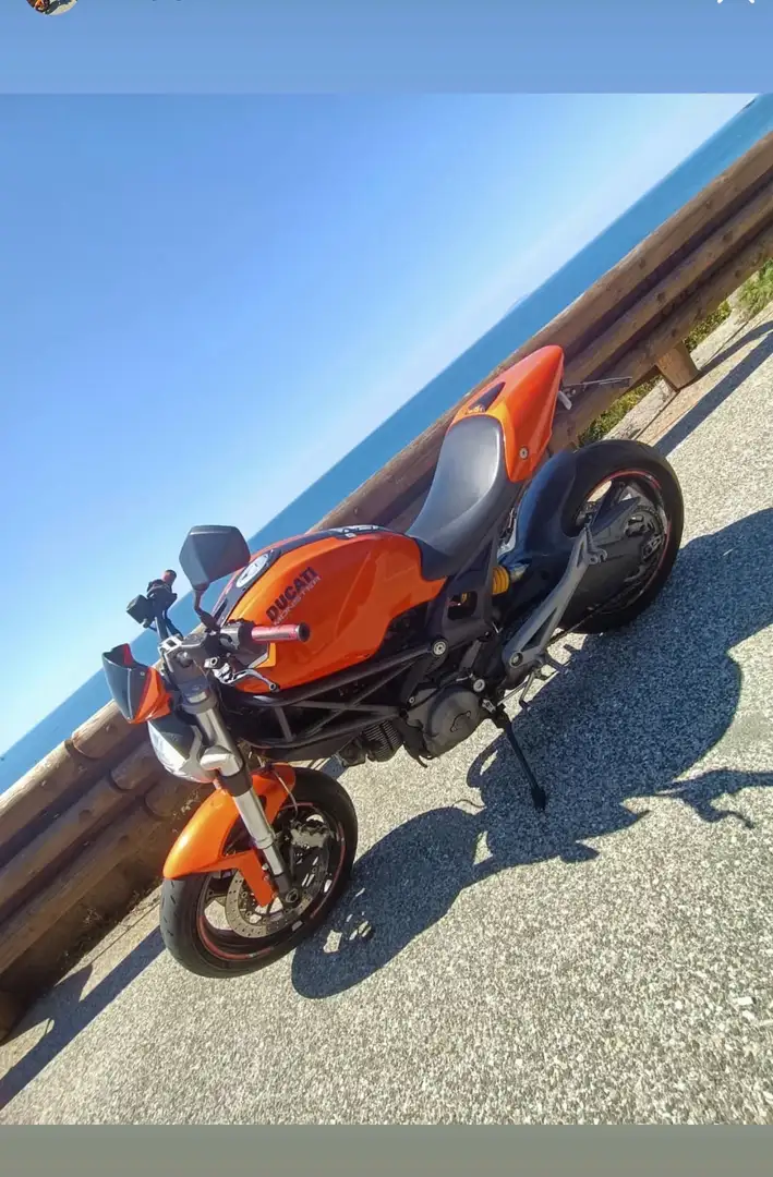 Ducati Monster 696 Oranje - 1