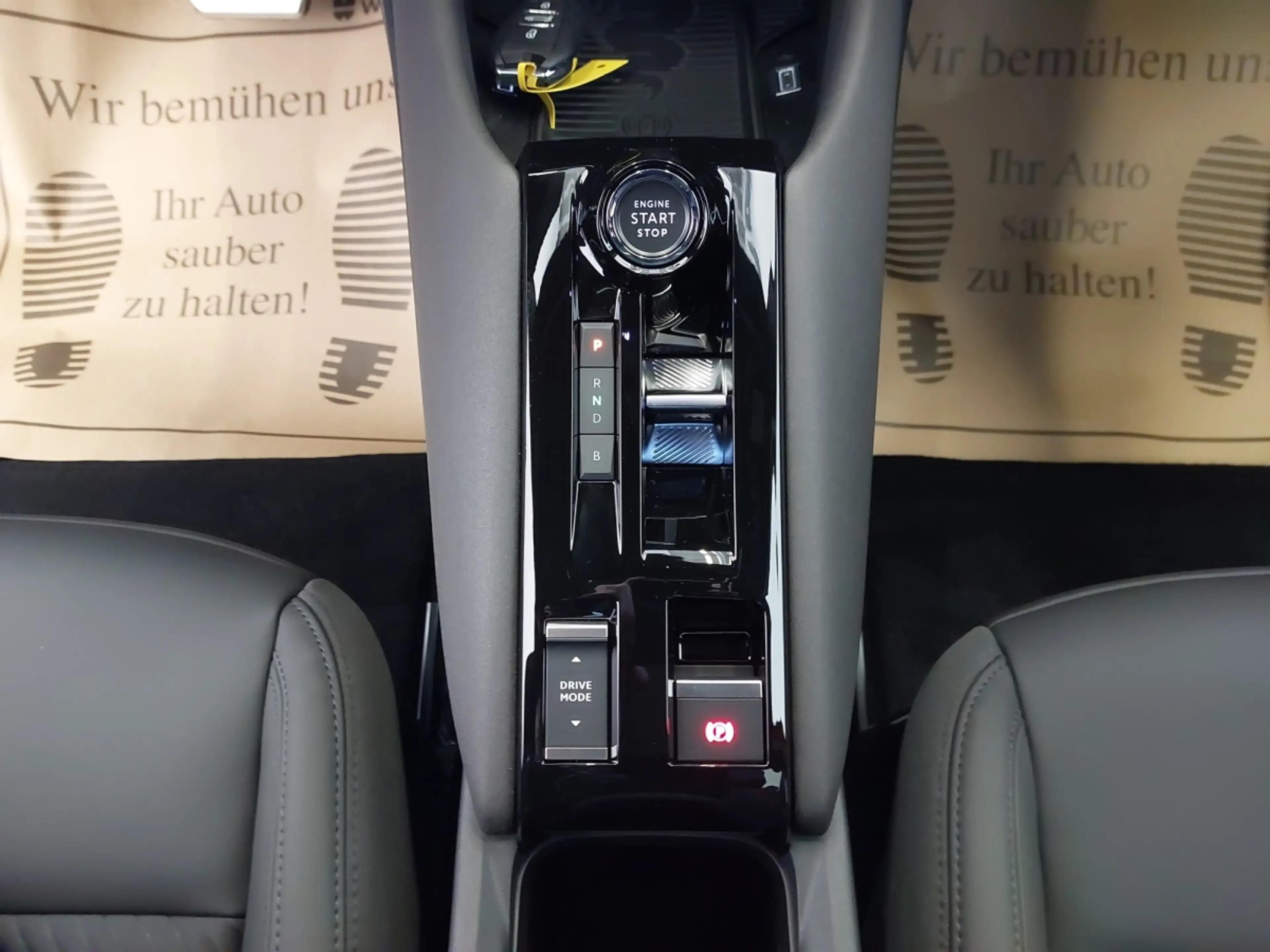 Alfa Romeo Junior Elettrica MY25 SPECIALE BEV 156PS — photo 8