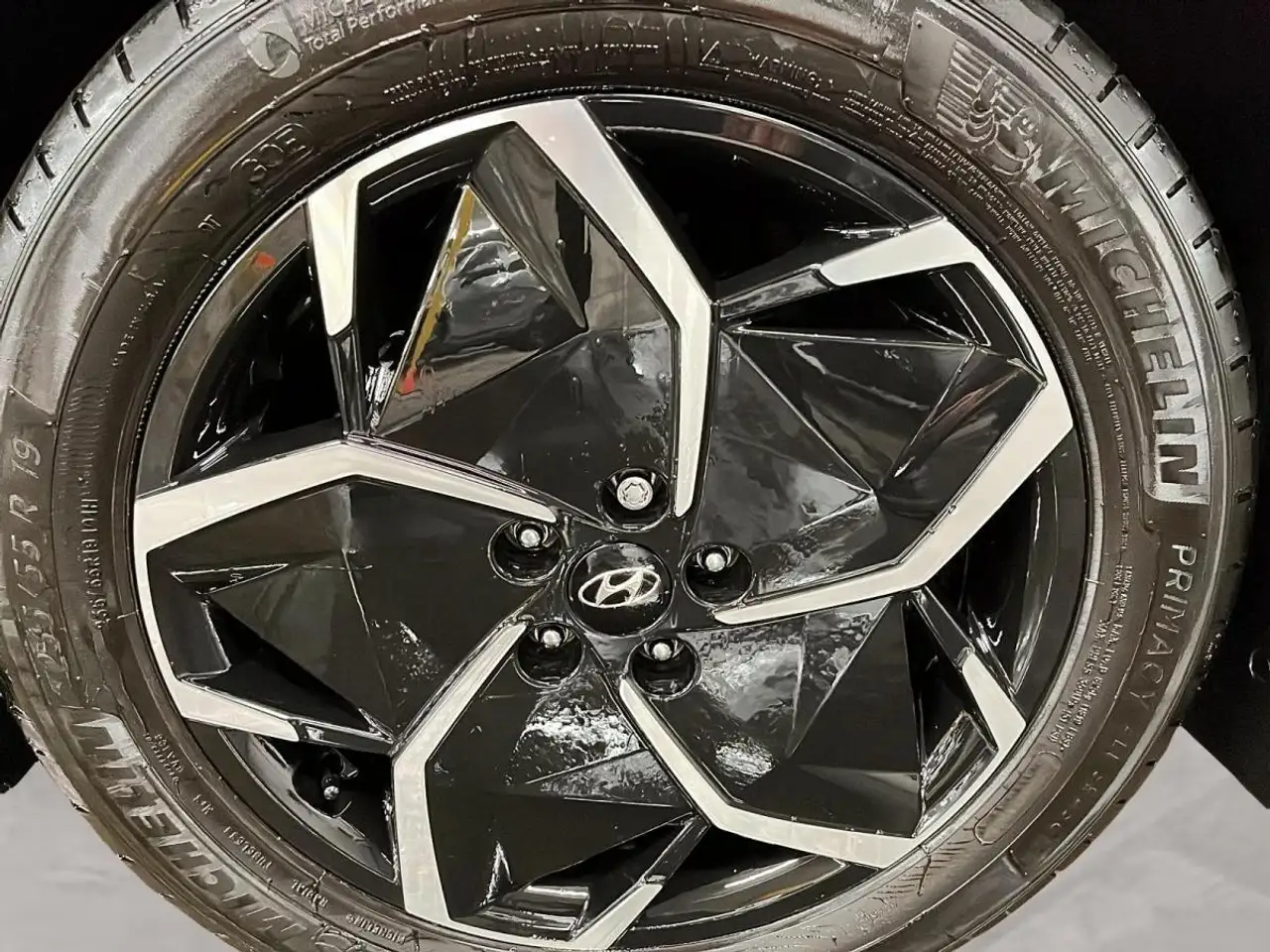 Hyundai IONIQ 5 снимка Hyundai IONIQ 5
