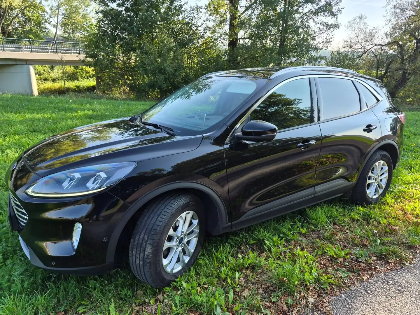 Ford Kuga 2,0 EcoBlue AWD ST-Line X Aut. ST-Line X Schwarz - 1