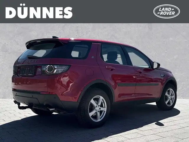 Land Rover Discovery Sport view 2