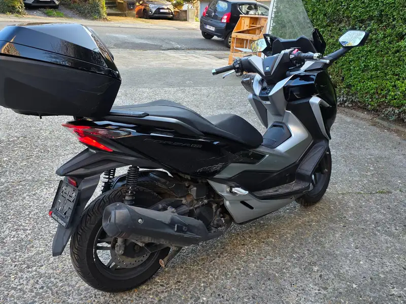 Honda Forza 300 - foto 5