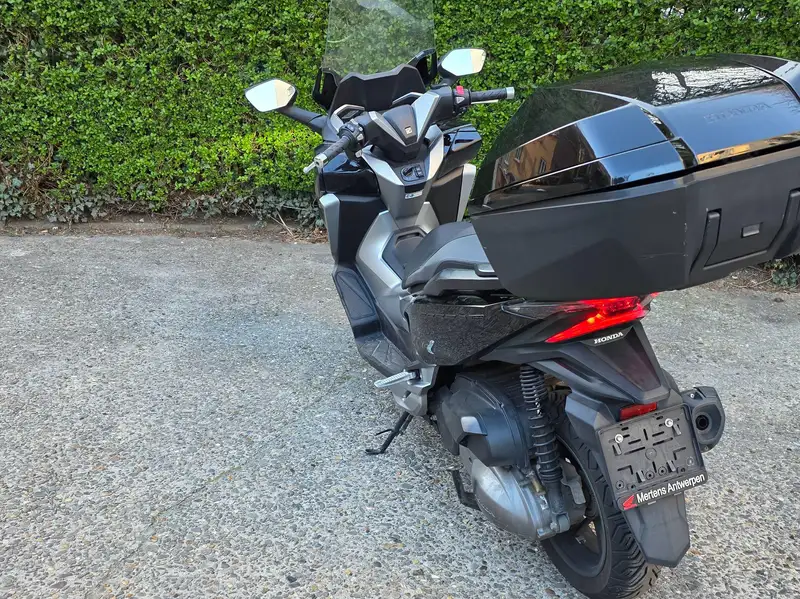 Honda Forza 300 - foto 4