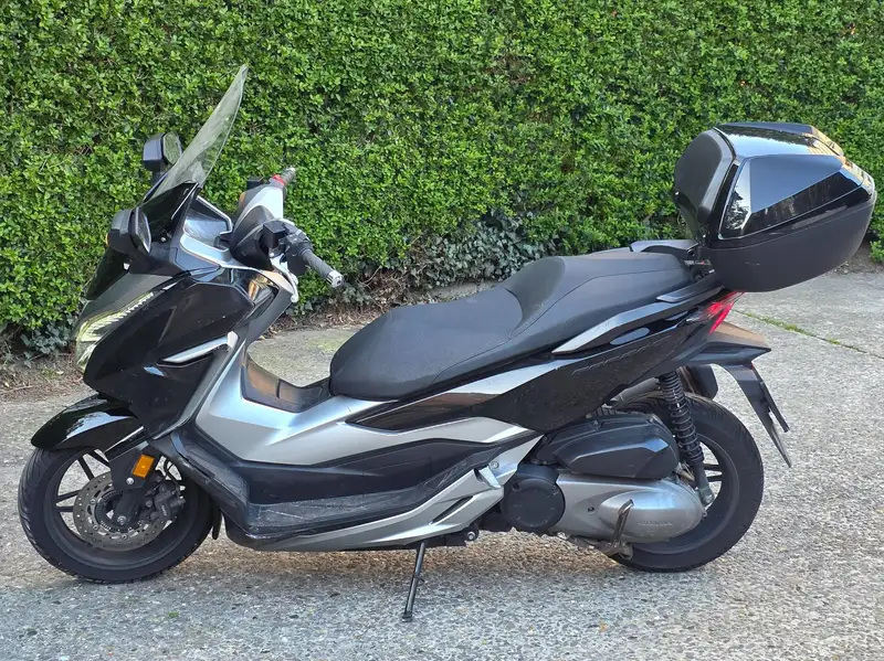 Honda Forza 300 - foto 2
