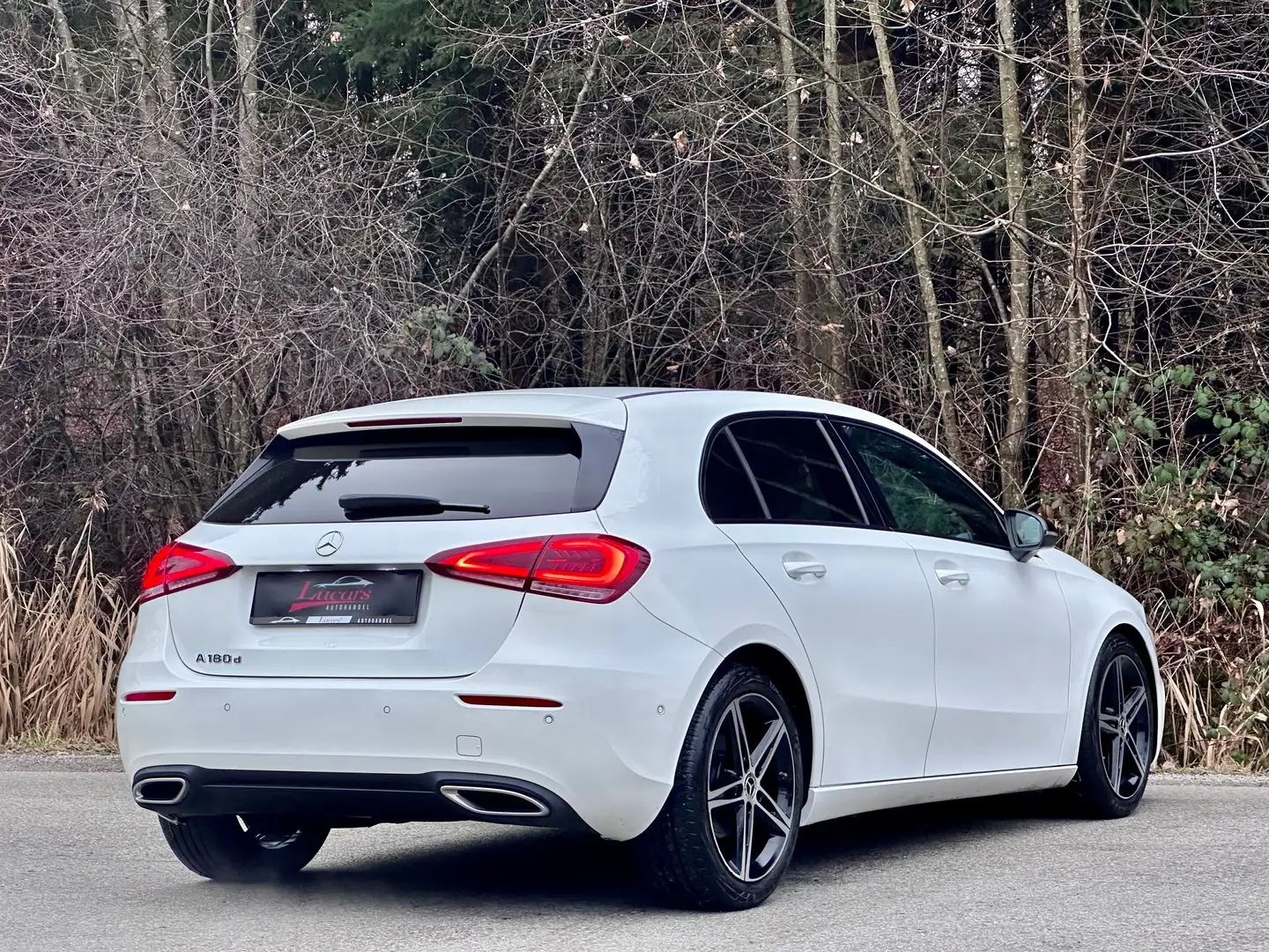 Mercedes-Benz A 180 d Aut 1HAND*VIRTUAL*LED*LEDER*NIGHTPAKET*WGARANTIE Weiß - 2