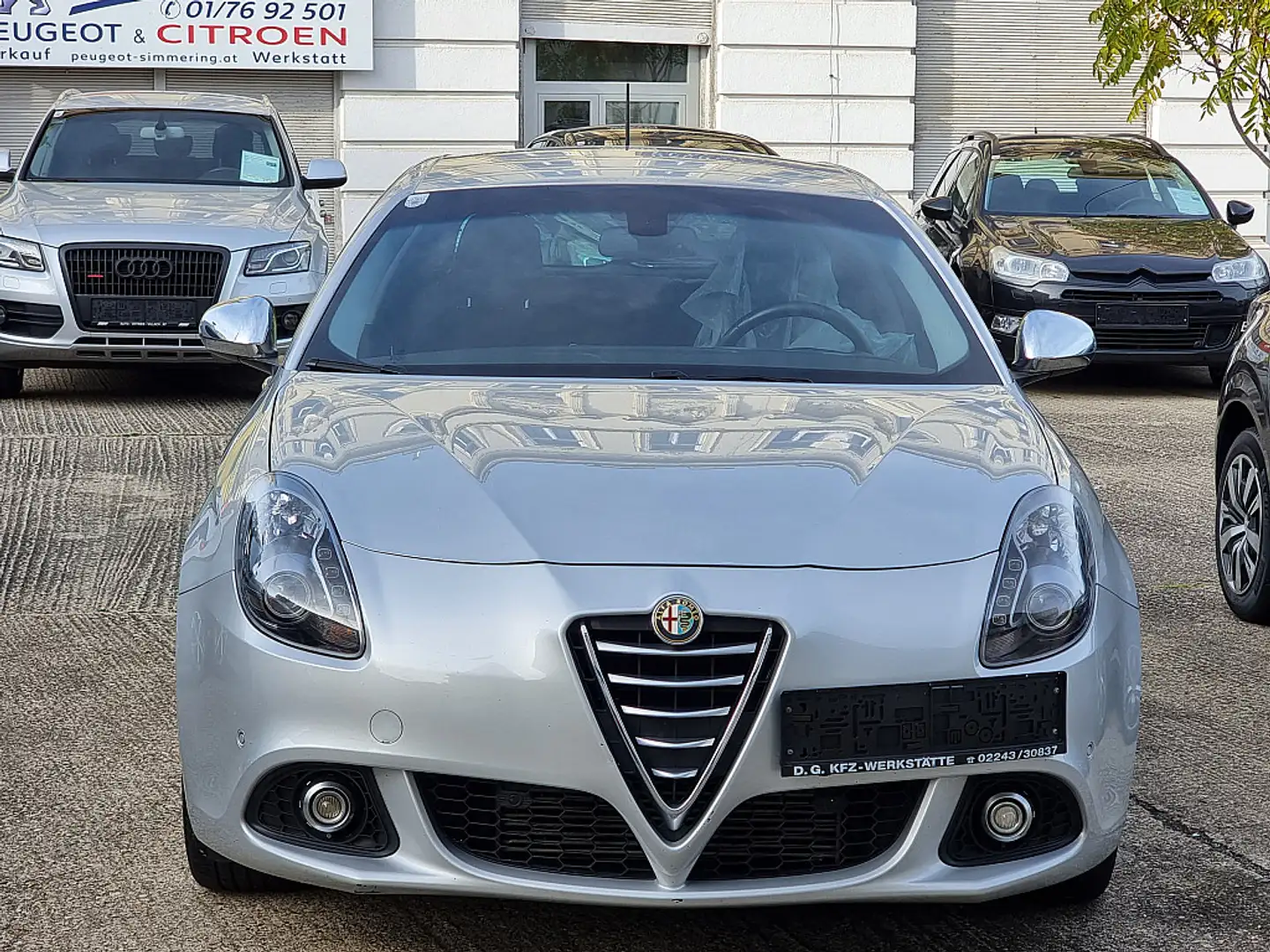 Alfa Romeo Giulietta Distinctive 1,6 JTDM-2 Silber - 2