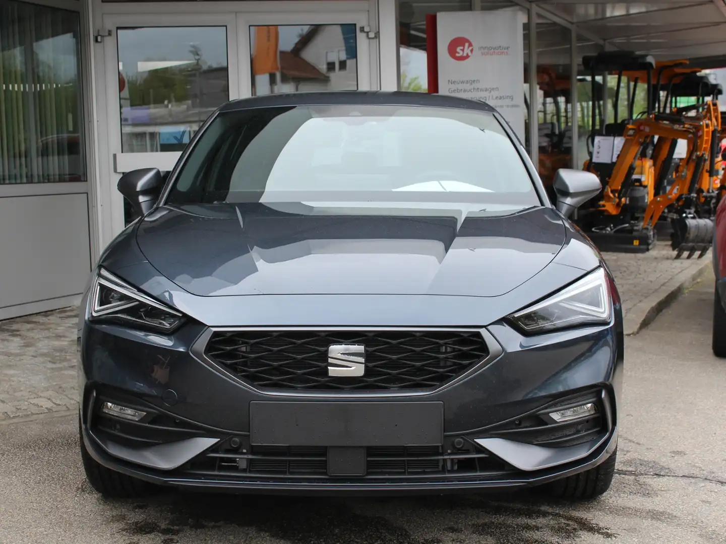 SEAT Leon 1.5 TSI 110 kW FR MATRIX LED NAVI Grau - 2