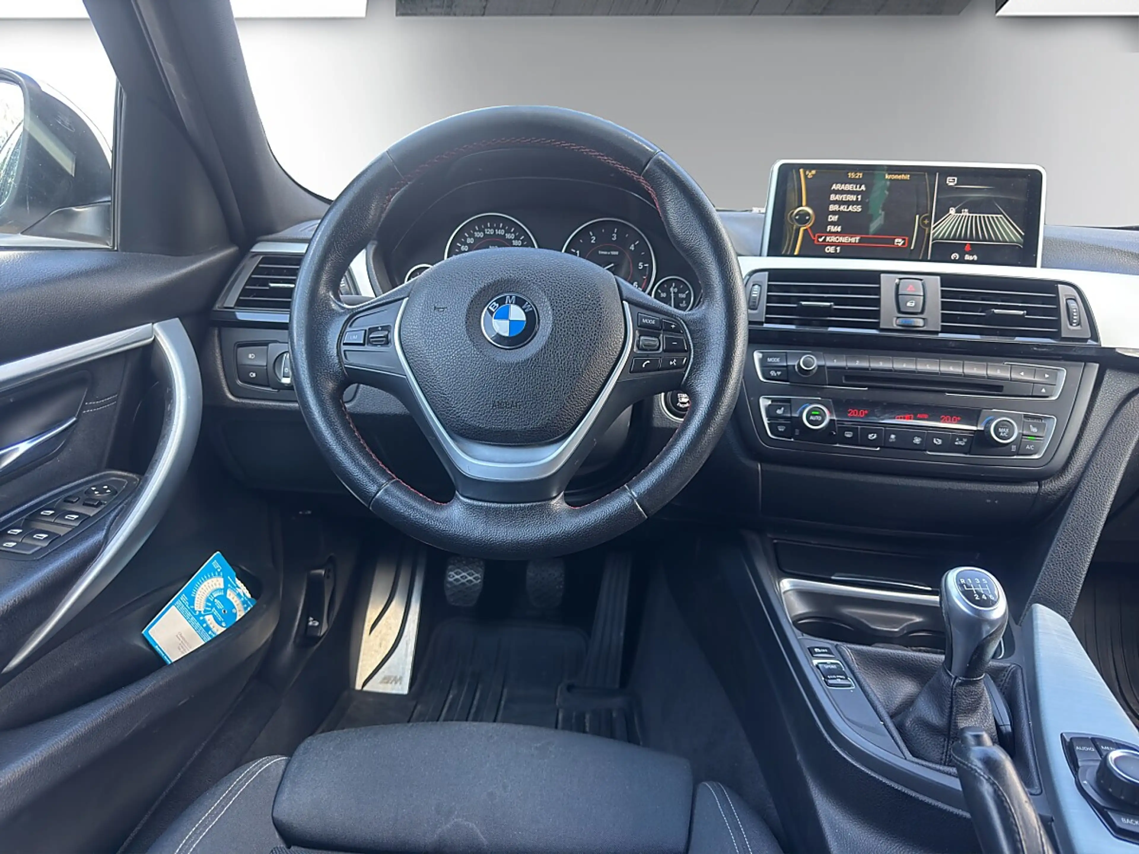 BMW 316 d Touring — photo 14