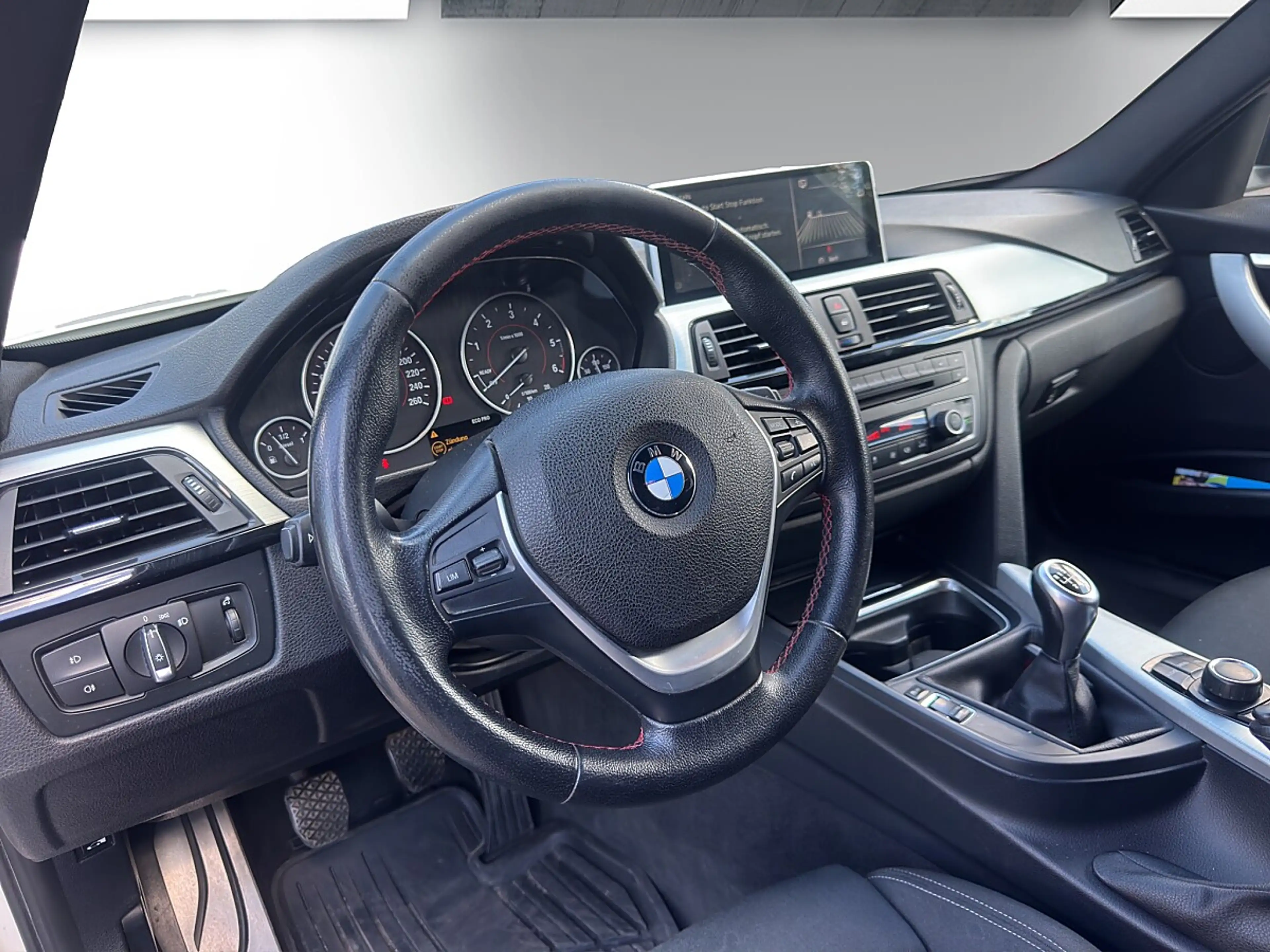 BMW 316 d Touring — photo 9