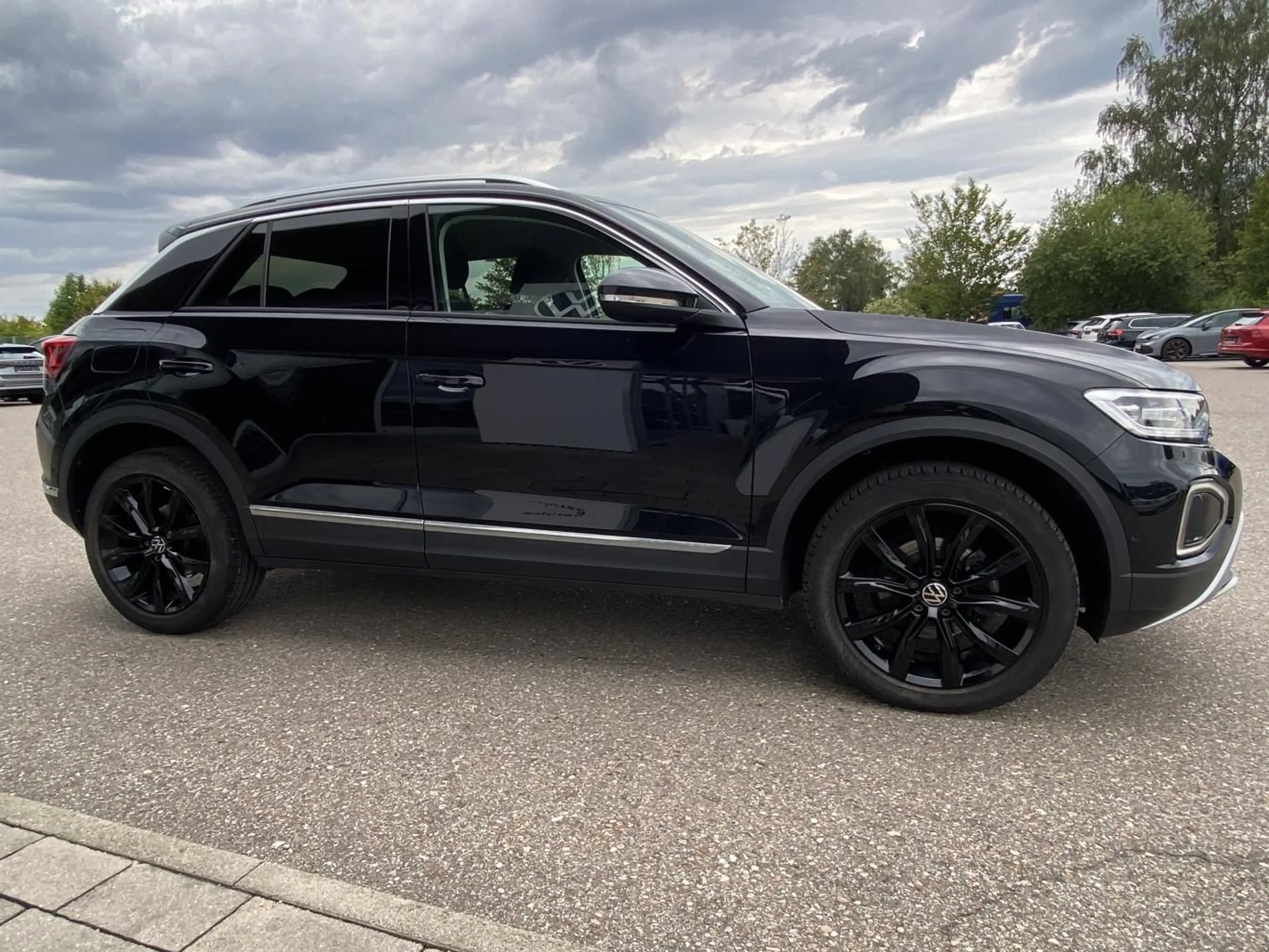 Volkswagen T-Roc 1.5 TSI Style APP-CONNECT+ACC+LANE-ASSIST+ — photo 12