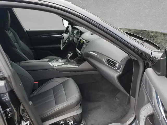 Maserati Levante view 6