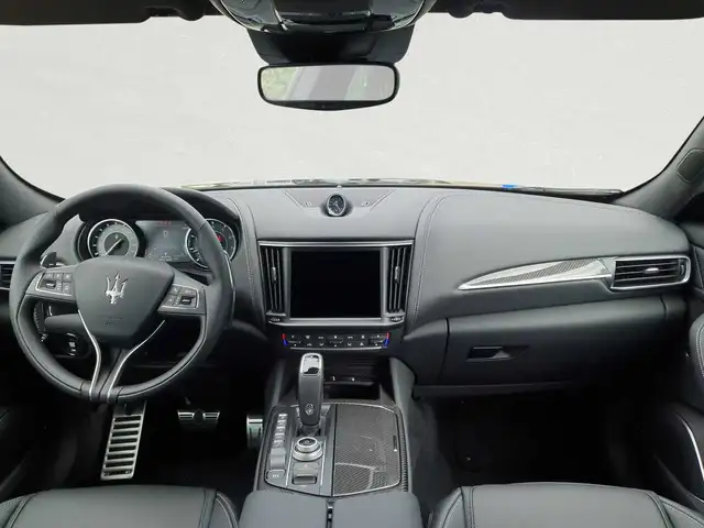 Maserati Levante view 7