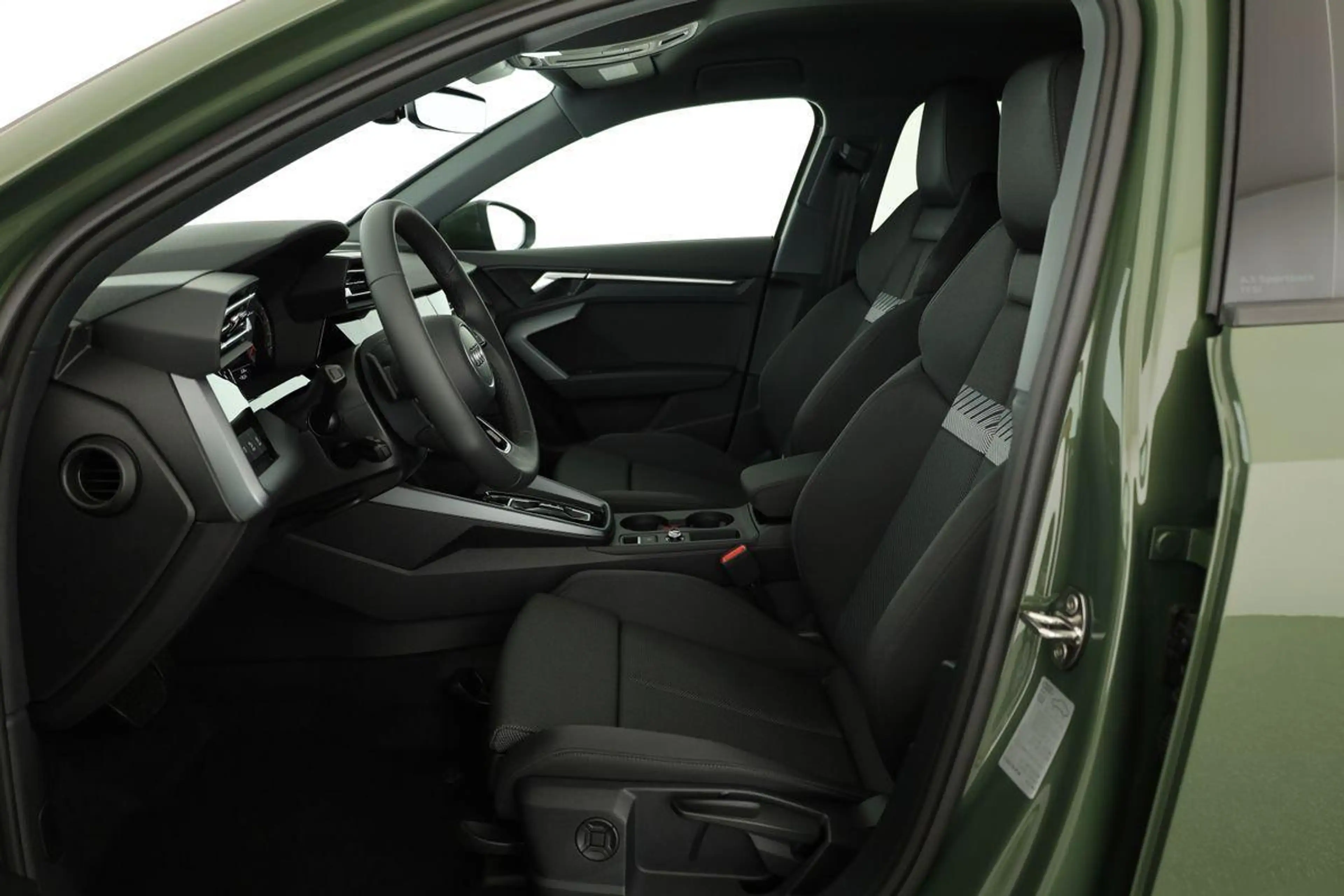 Audi A3 Sportback TFSI 110 kW S line 35 S-tronic S-LINE... — photo 10
