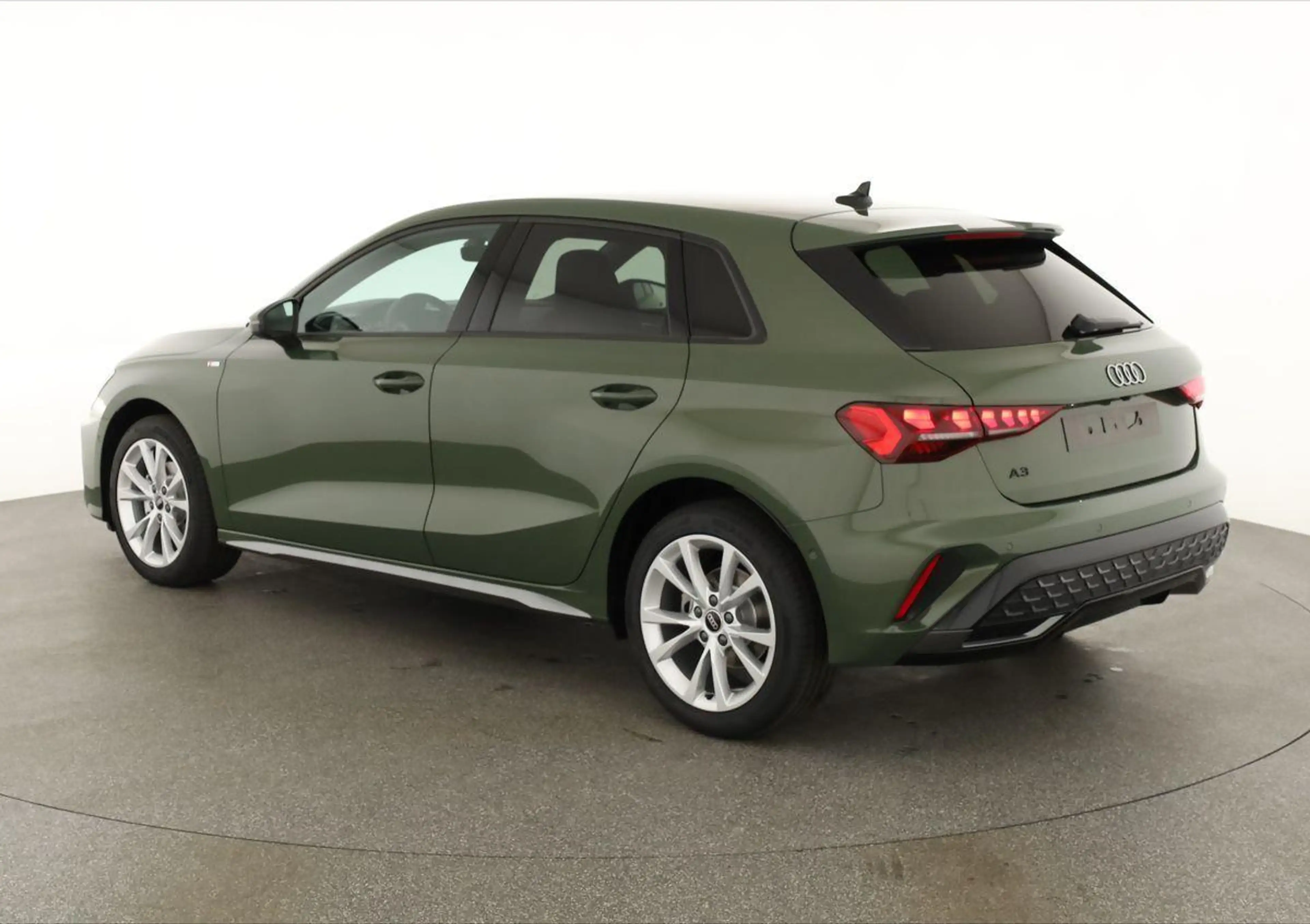 Audi A3 Sportback TFSI 110 kW S line 35 S-tronic S-LINE... — photo 3