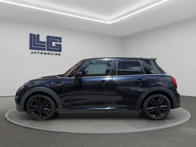 Mini Hatch view 9