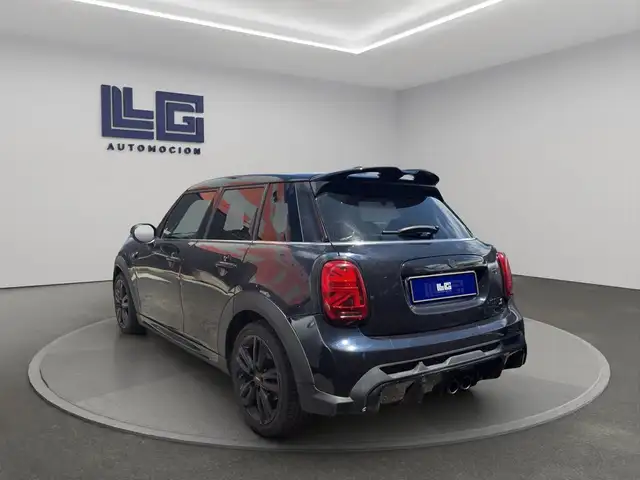 Mini Hatch view 8