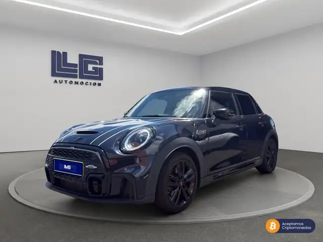 Mini Hatch view 2