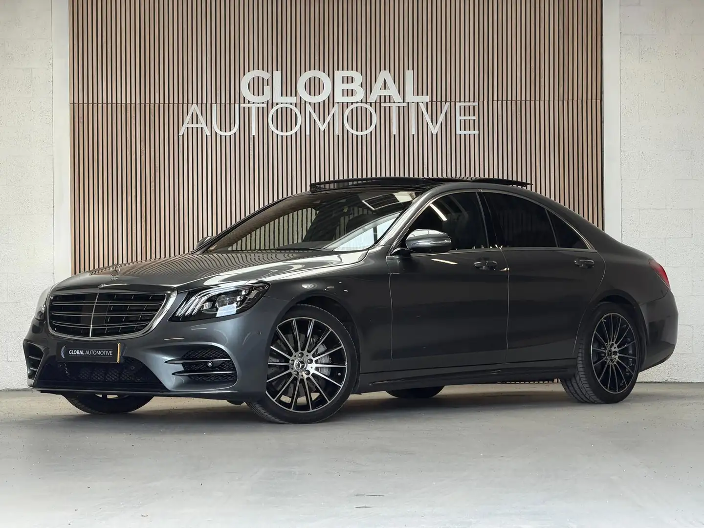 Mercedes-Benz S 560 4Matic AMG PAKKET - 8 CILINDER - SCHUIFDAK - MASSA Grau - 1