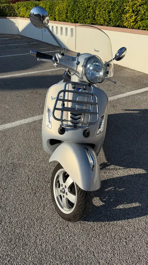 Vespa GTS Touring 300 Argento - 2