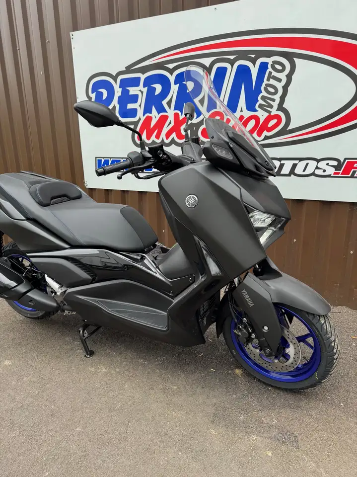 Yamaha X-Max 300