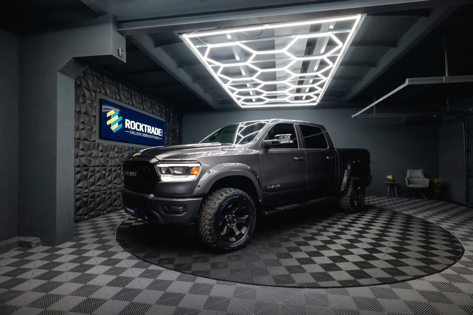 Dodge RAM 5.7 V8 HEMI 4x4 OFFROAD Night-Paket *LED*19% Gris - 2