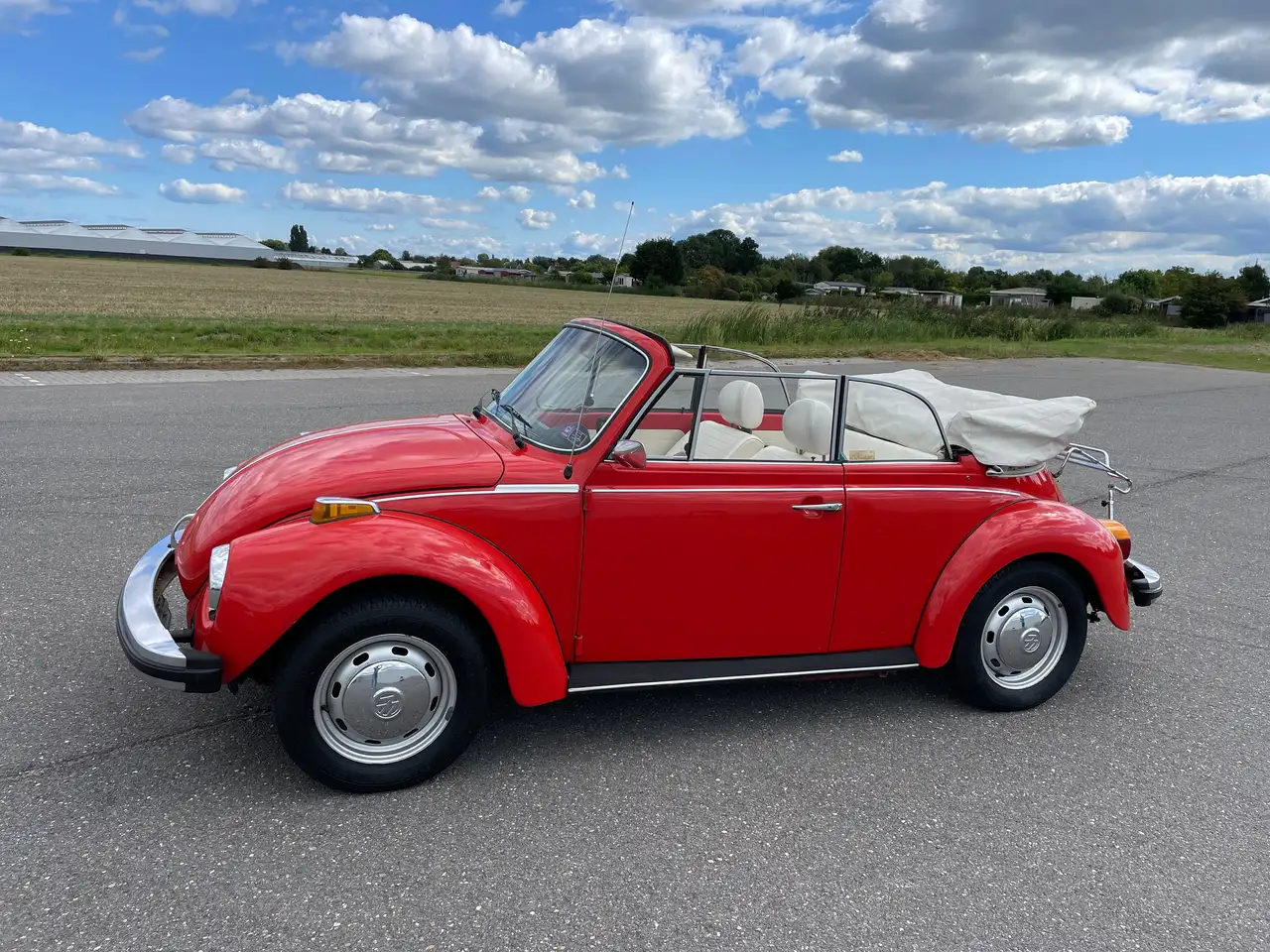 Volkswagen Kever 1303 LS Cabriolet, foto 2