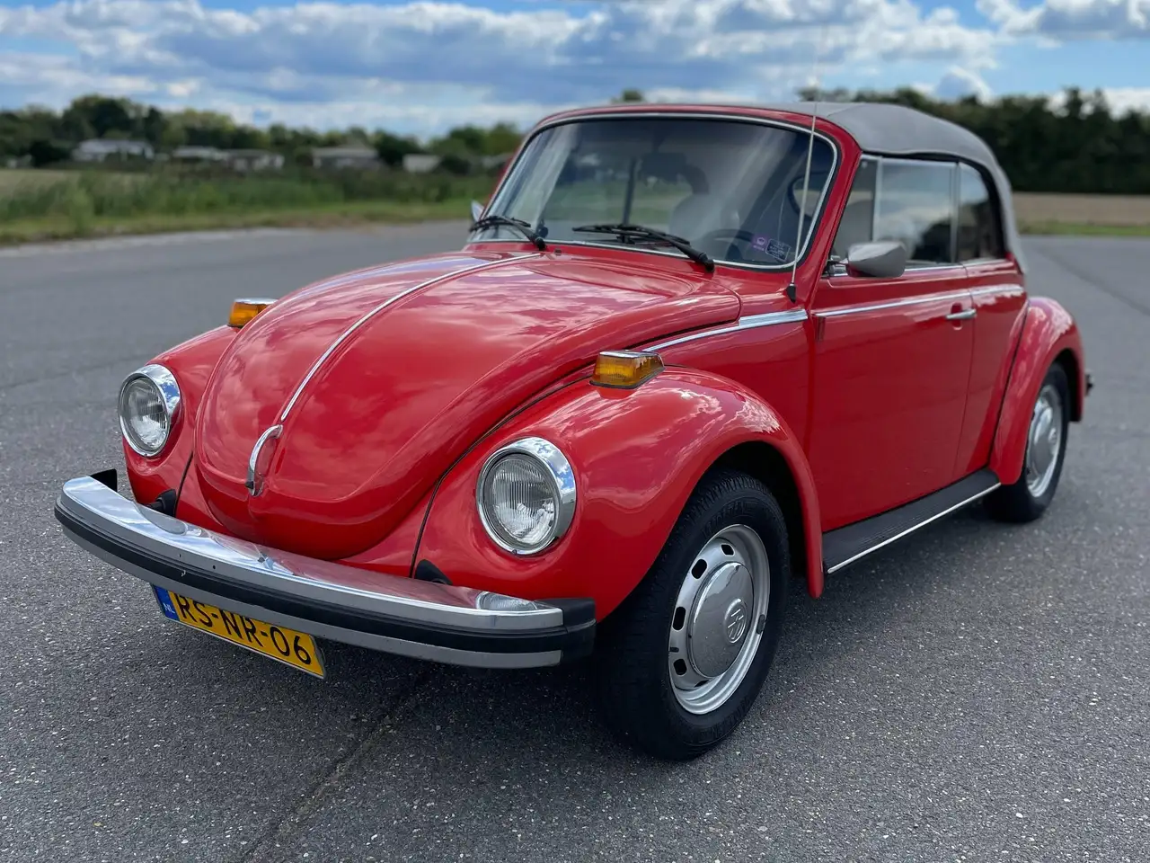 Volkswagen Kever 1303 LS Cabriolet, foto 1