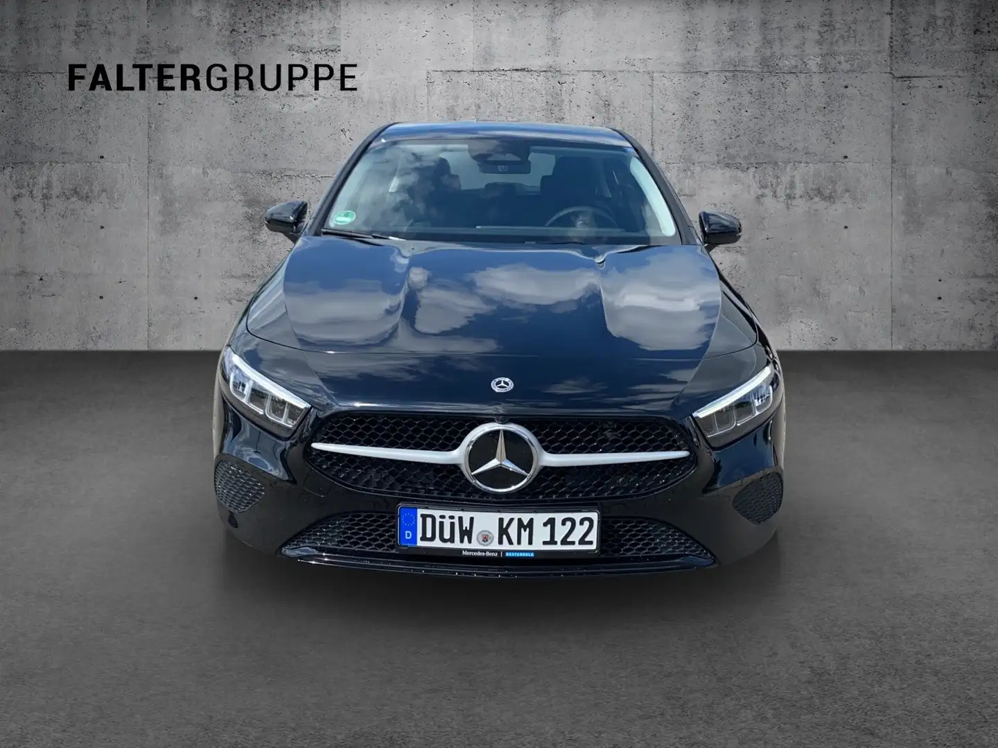 Mercedes-Benz A 180 A 180 KAMERA+TEMPO+MBUX+SPUR/BREMS+NAVI+LED+SHZ Schwarz - 2
