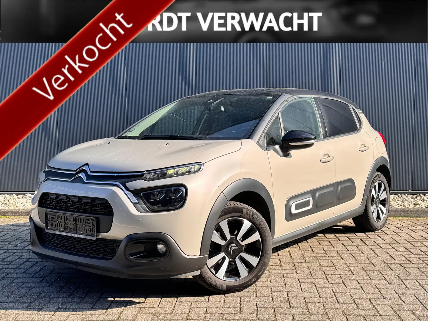 Citroen C3 1.2 PureTech Shine | Wordt verwacht, bel voor een Beige - 1