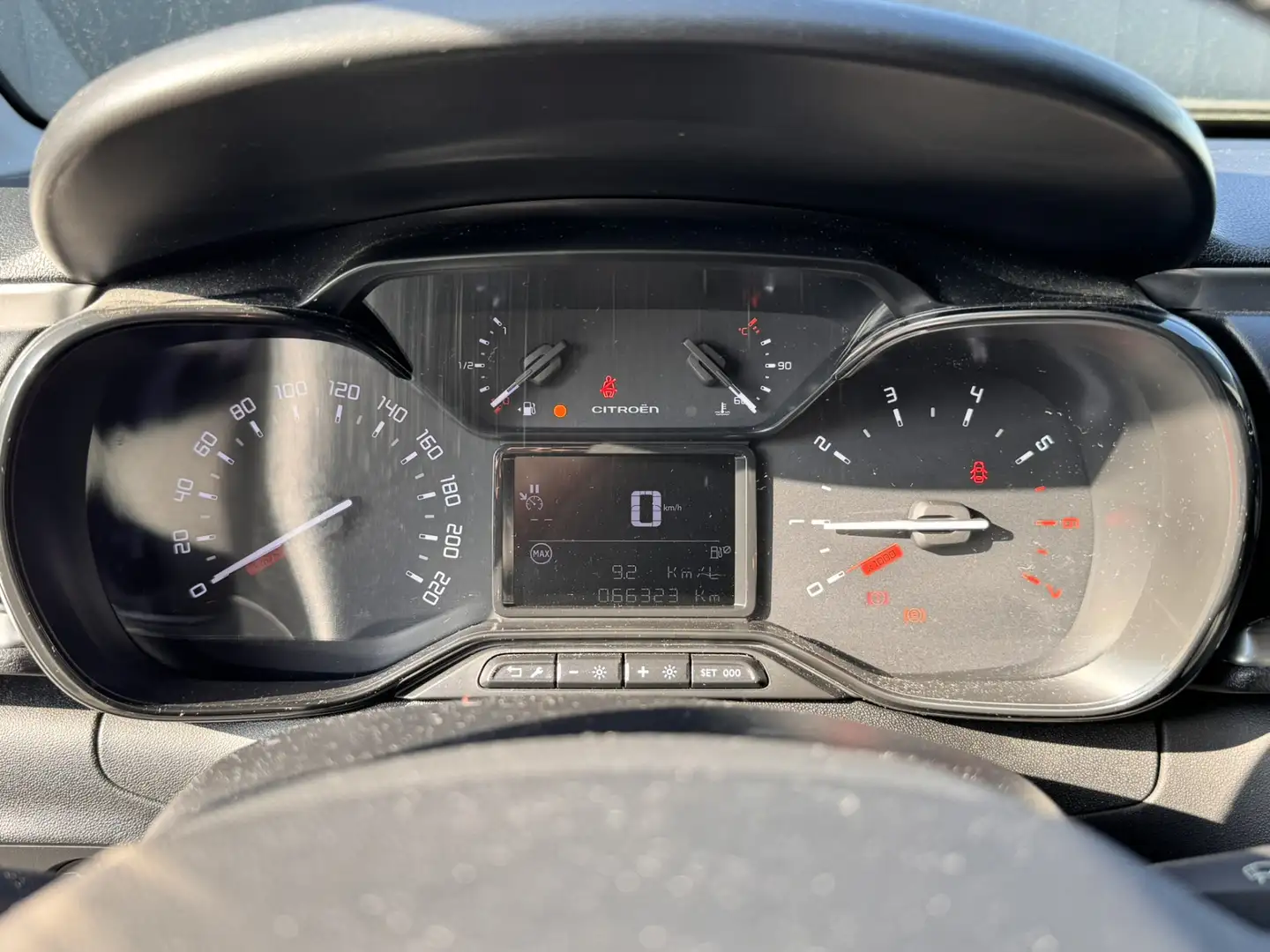 Citroen C3 1.2 PureTech Shine | Wordt verwacht, bel voor een Beige - 2