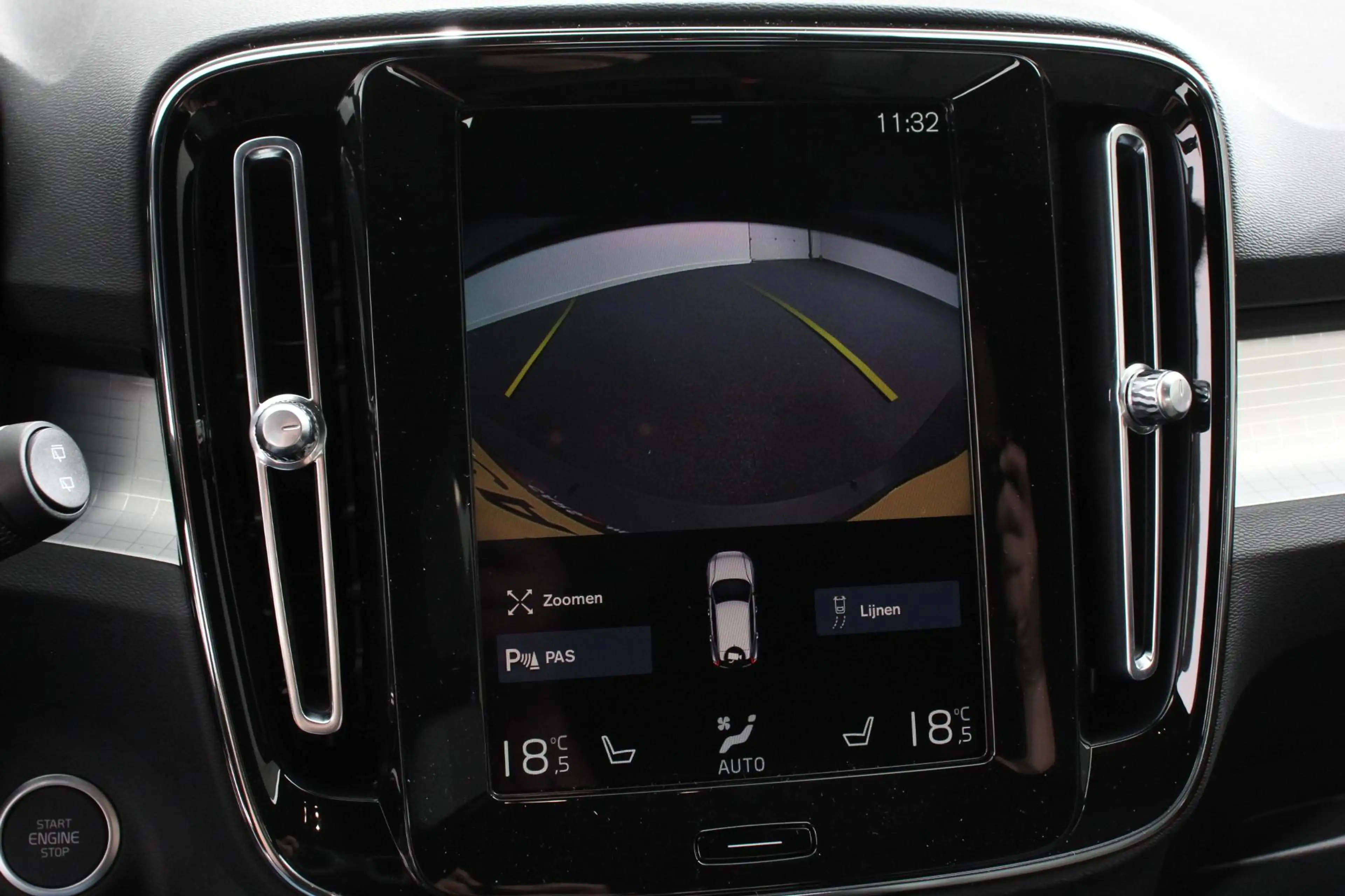Volvo XC40 1.5 T5 Plug-in hybrid Plus Bright Navigatie Climat — photo 24
