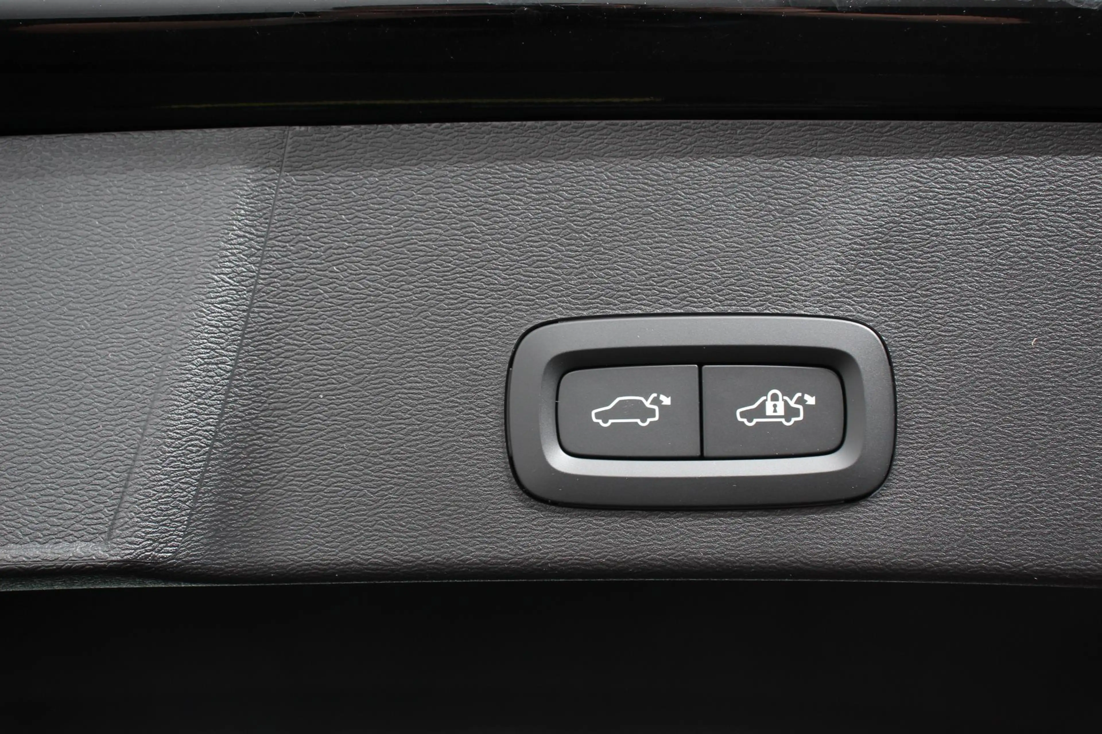 Volvo XC40 1.5 T5 Plug-in hybrid Plus Bright Navigatie Climat — photo 27