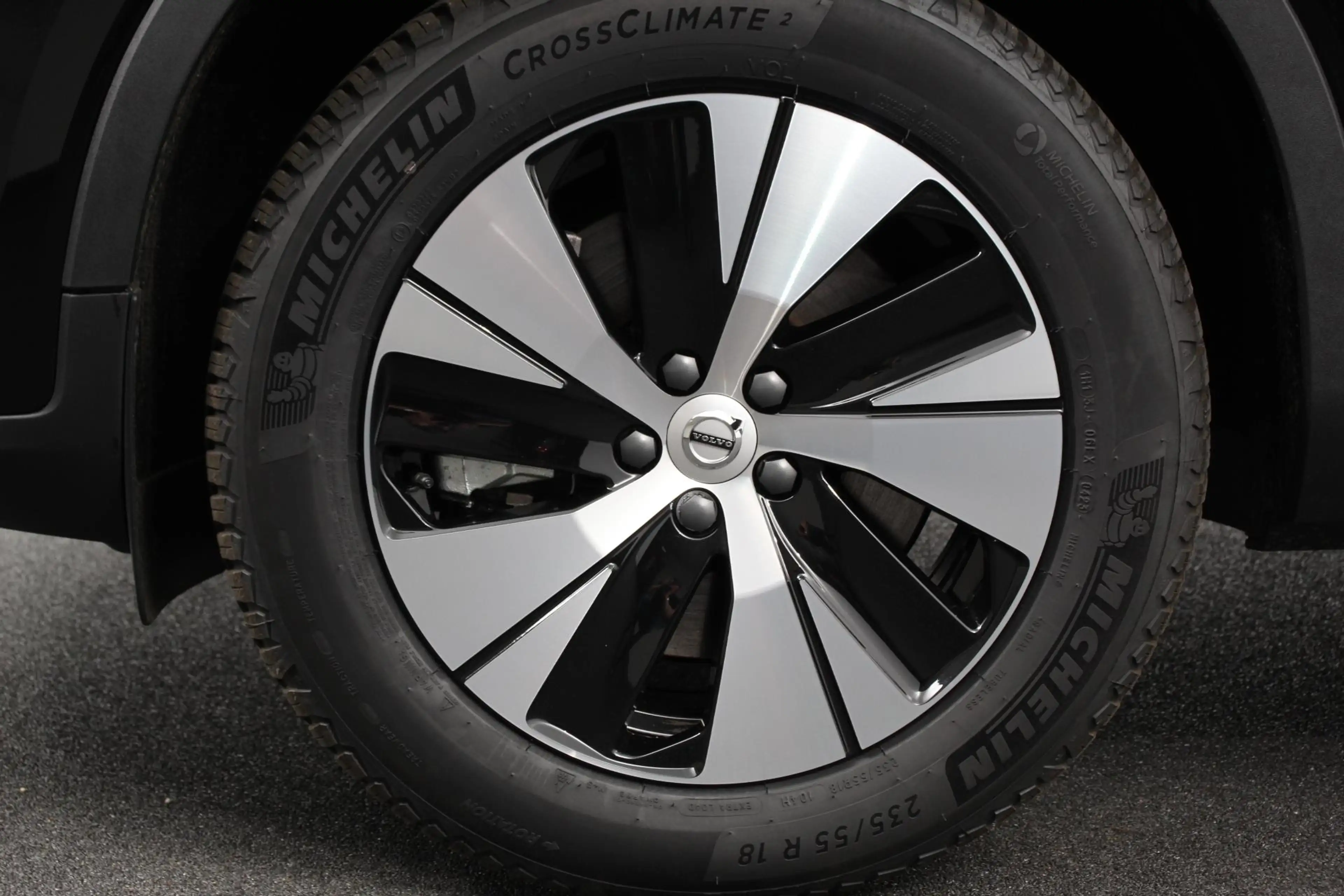 Volvo XC40 1.5 T5 Plug-in hybrid Plus Bright Navigatie Climat — photo 2