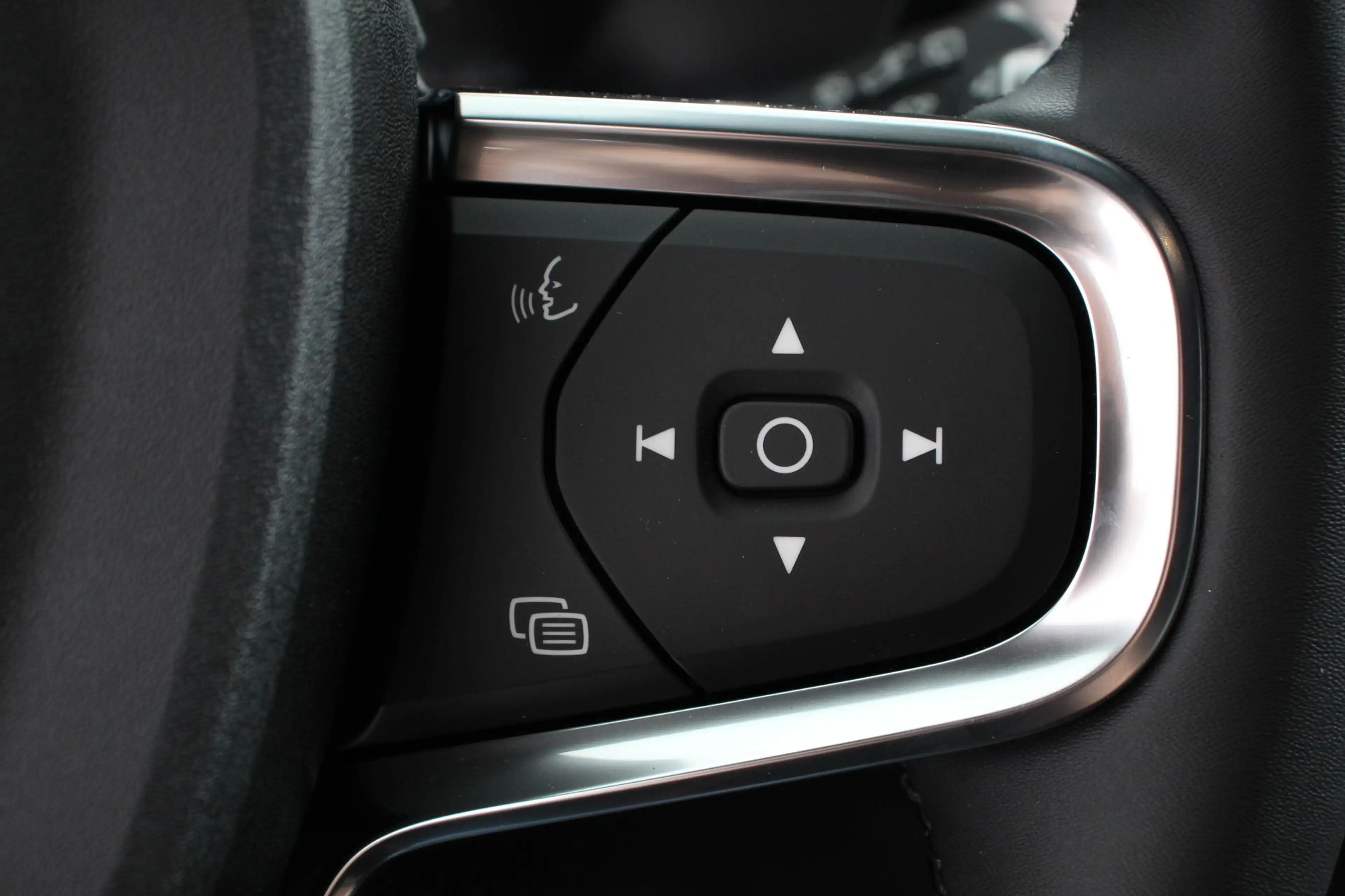 Volvo XC40 1.5 T5 Plug-in hybrid Plus Bright Navigatie Climat — photo 16