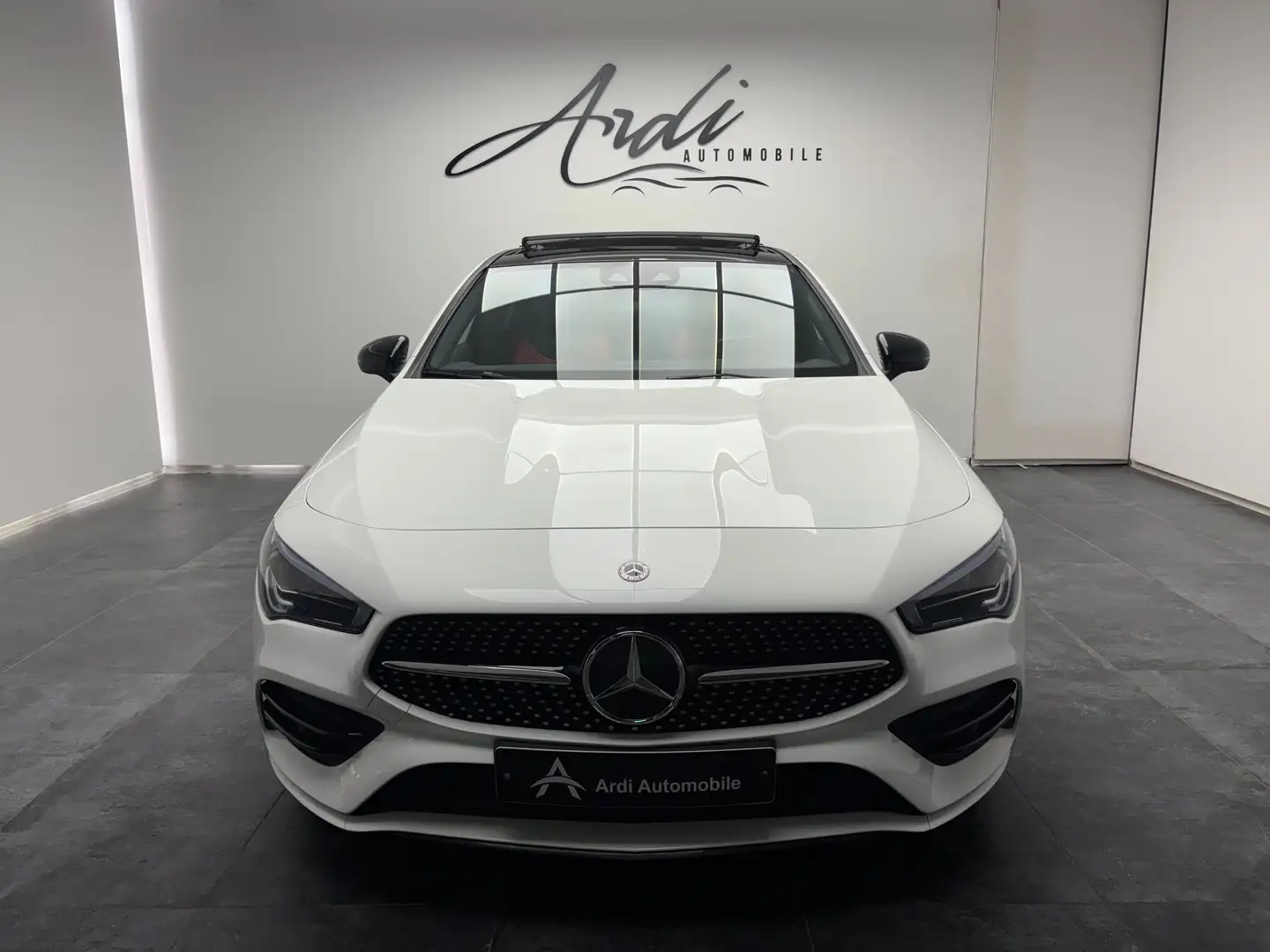 Mercedes-Benz CLA 180 *PACK AMG*CARPLAY*TOIT OUV*LED AMBIANCE*CAMERA* Blanc - 2