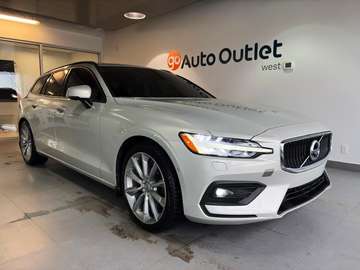 Momentum | AWD | Sunroof | Heated Seats | Lane Kee