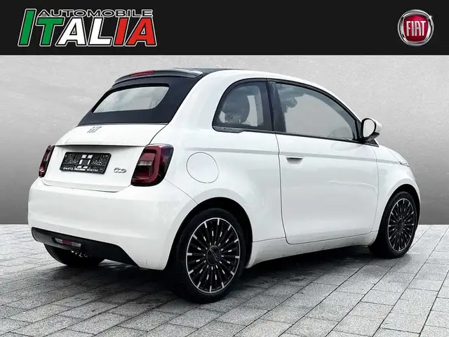 Fiat 500e view 2