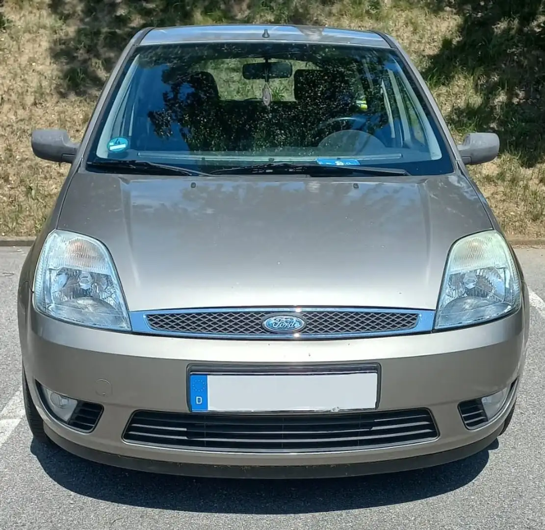 Ford Fiesta Ghia Bronze - 1
