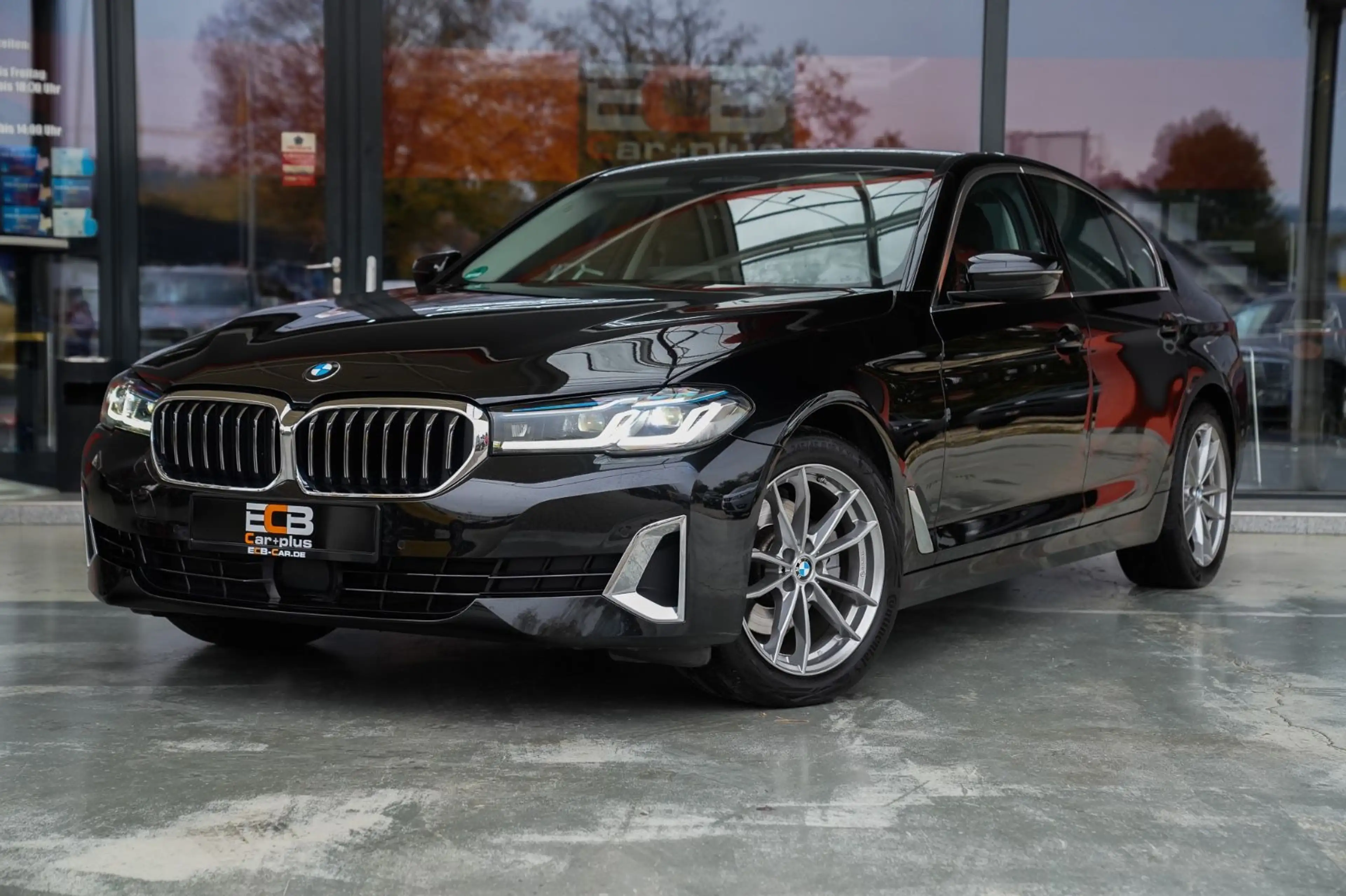 BMW 520 d xDrive Luxury Line *1.Hand/HUD/LED/SHZ* — photo 4