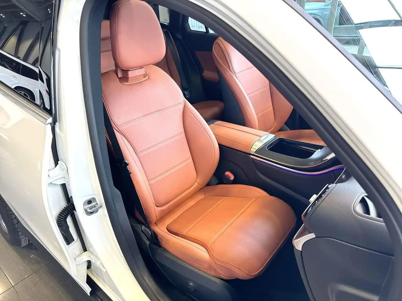 Mercedes-Benz GLC снимка Mercedes-Benz GLC