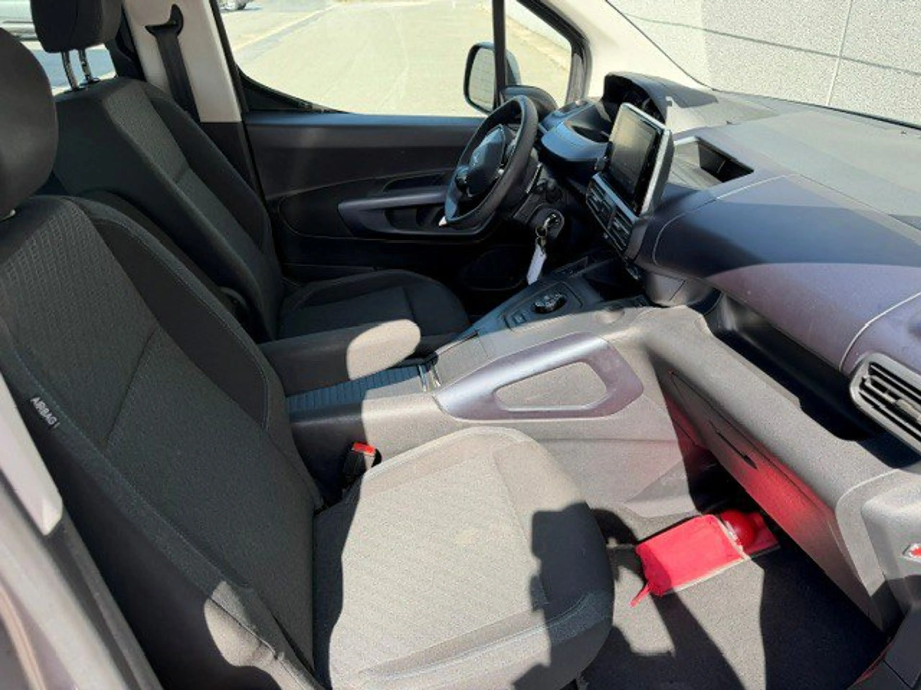 Peugeot Rifter *GPS*CAMERA* 1.2 Benz  Allure EAT8 — photo 11