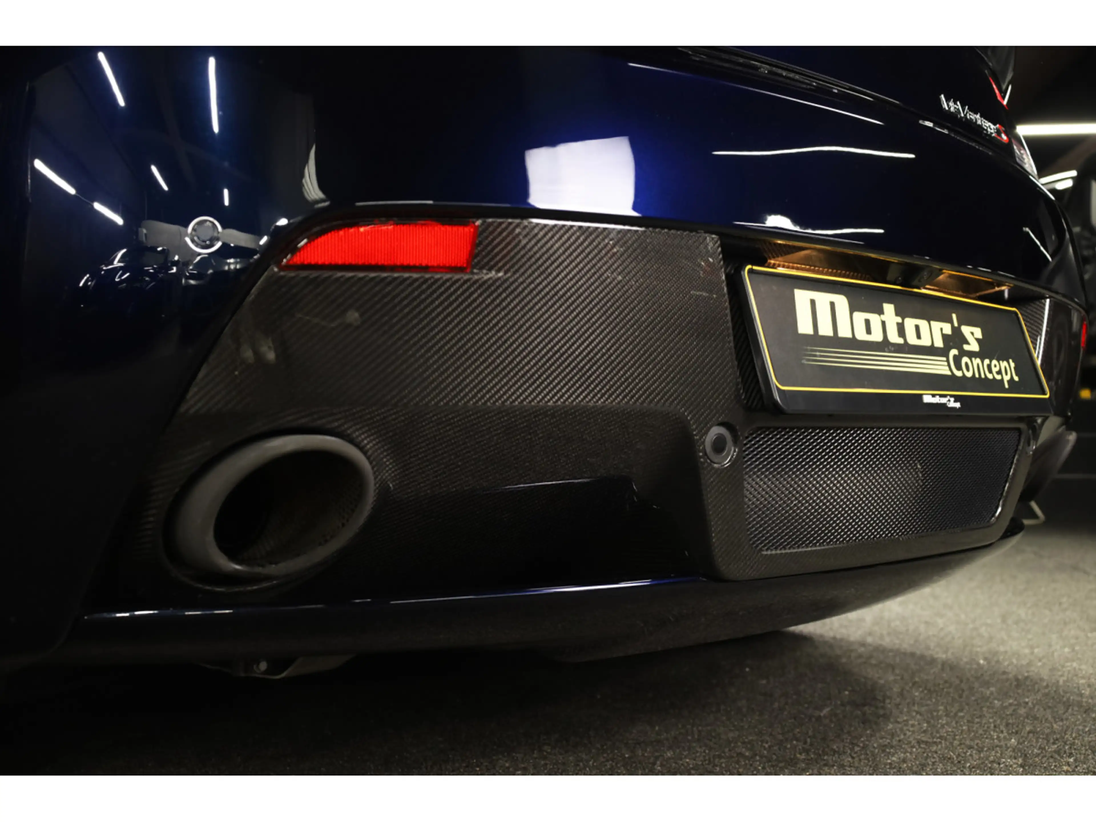 Aston Martin Vantage S V12 ROADSTER - Ultramarine Black — photo 11