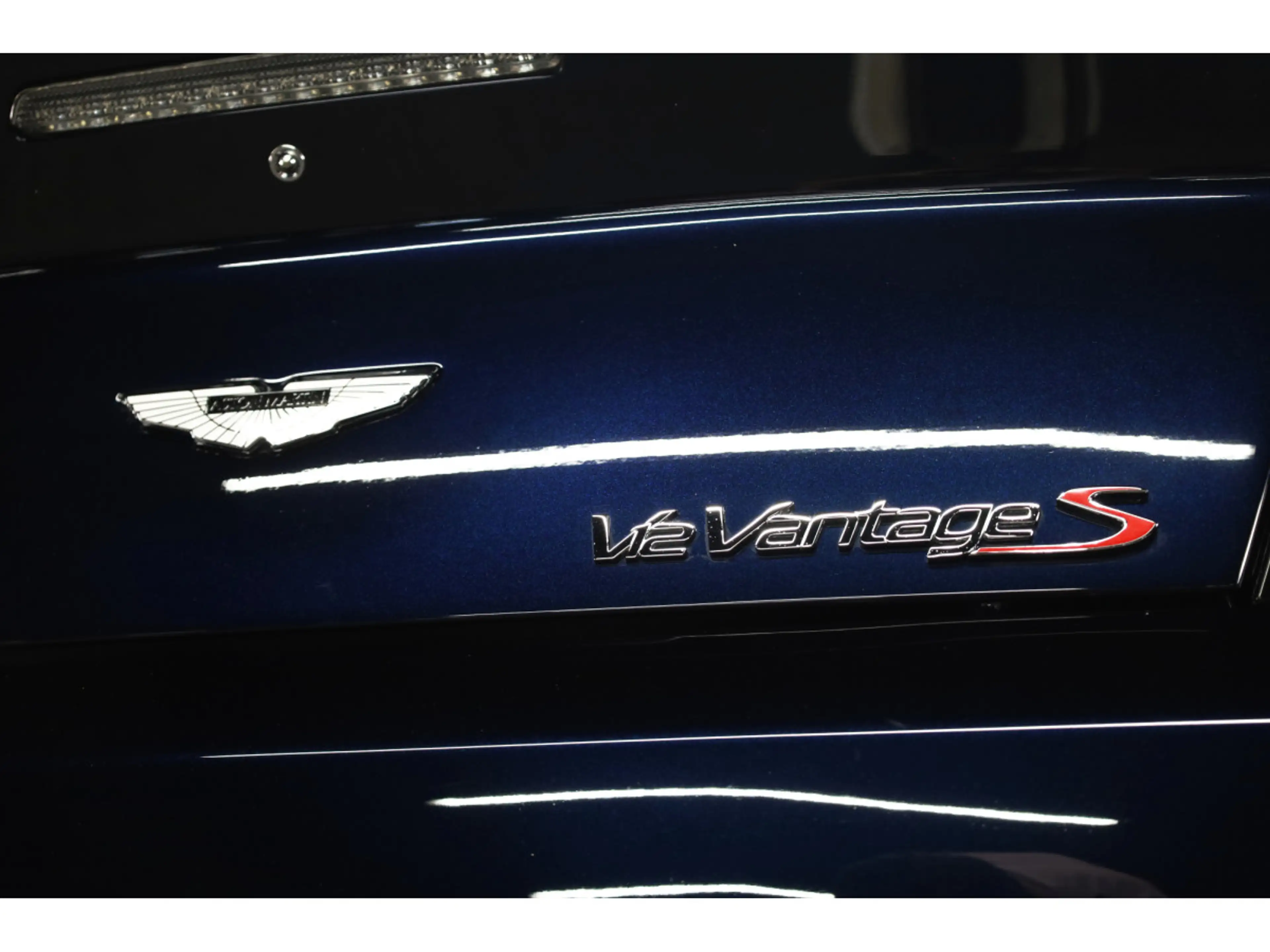 Aston Martin Vantage S V12 ROADSTER - Ultramarine Black — photo 8