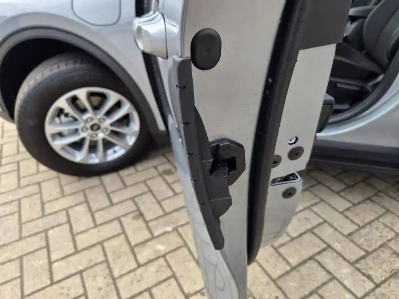 Ford Kuga 2.5 Duratec PHEV TITANIUM, миниатюра 10